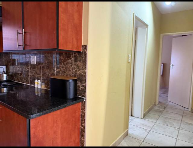 3 BEDROOM APARTMENT FOR SALE IN WATERVAL EAST
